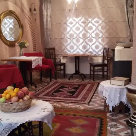 فندق بوهارا فاميلي إن 3*