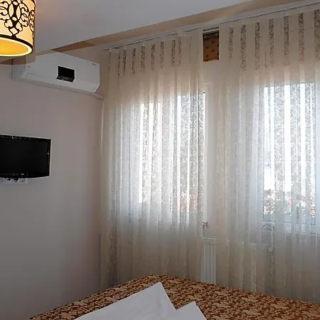 Buhara Family Hotel 3*