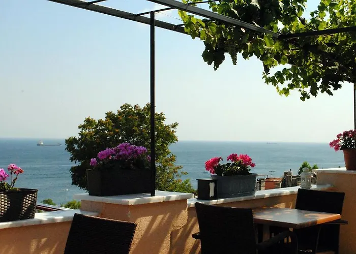 Buhara Family Стамбул